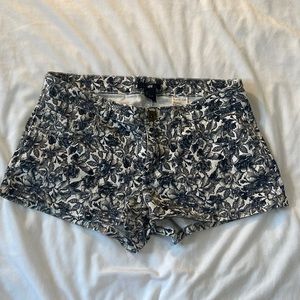 Black white and gray H&M jeans shorts with floral design. Size 6. Like new.